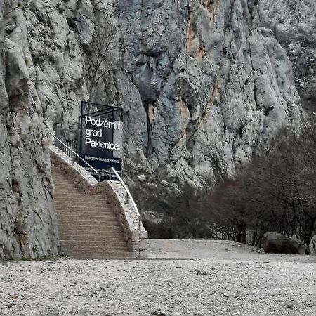 Apartmani Quattro Starigrad Paklenica Buitenkant foto