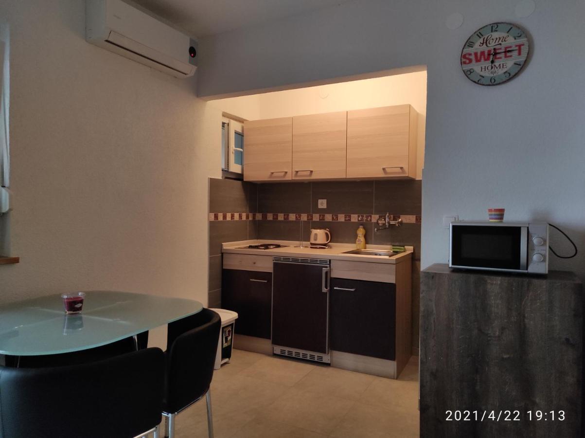Apartmani Quattro Starigrad Paklenica Buitenkant foto