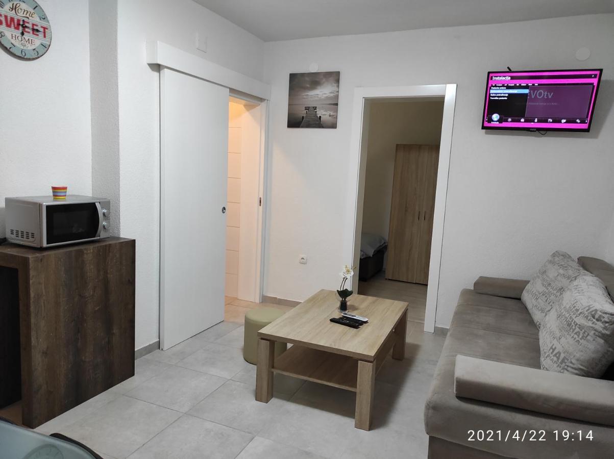 Apartmani Quattro Starigrad Paklenica Buitenkant foto