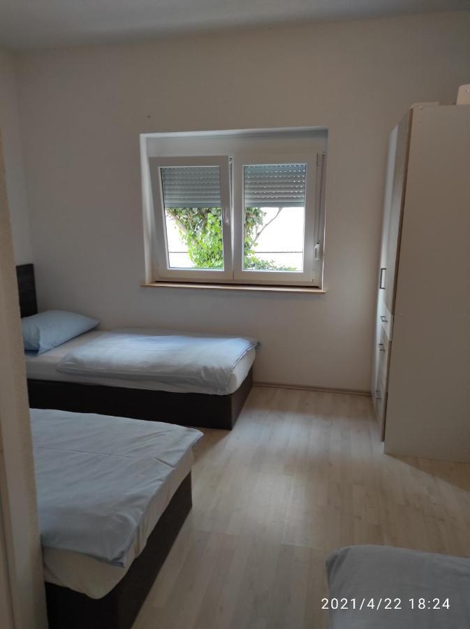 Apartmani Quattro Starigrad Paklenica Buitenkant foto