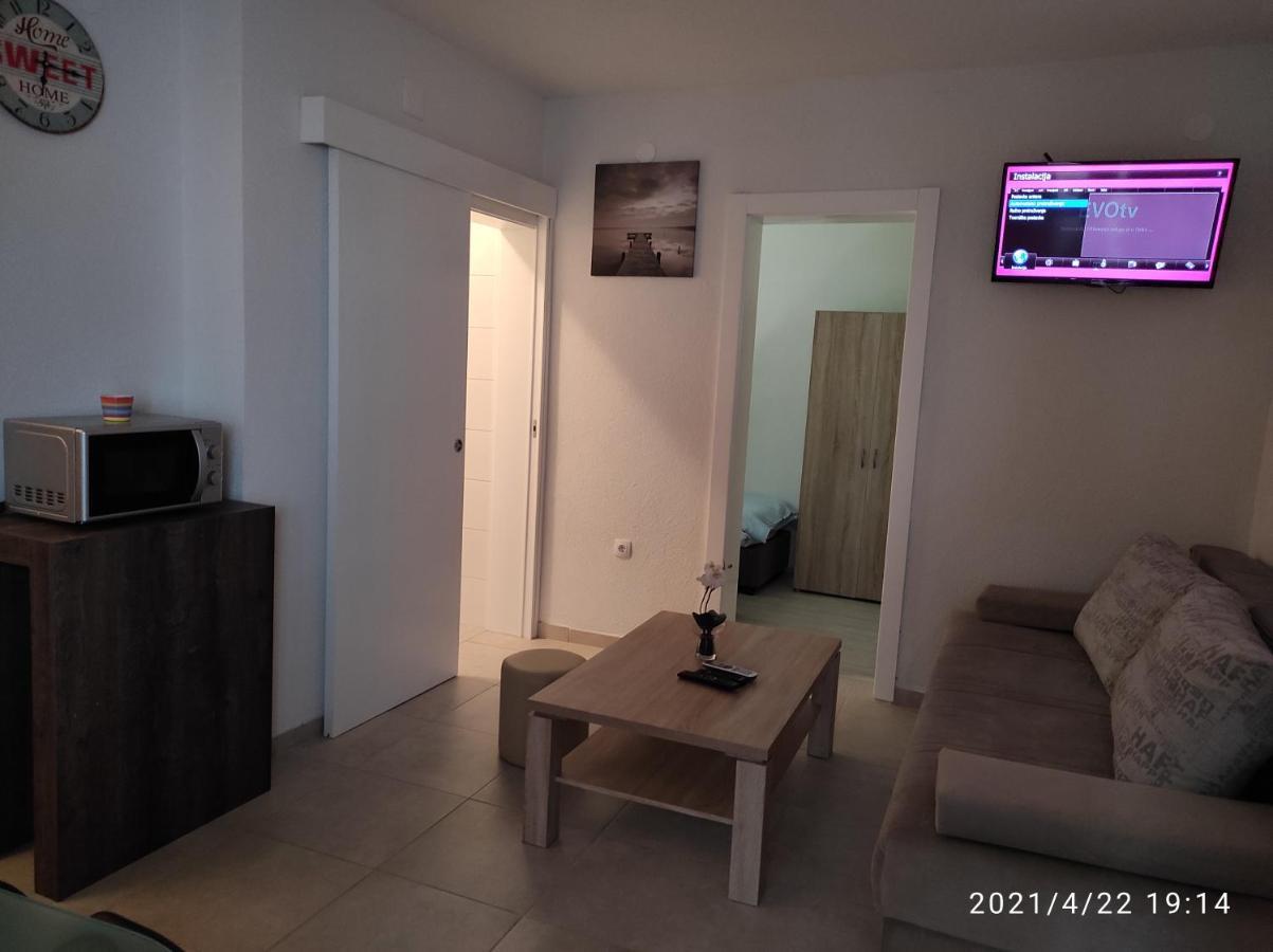 Apartmani Quattro Starigrad Paklenica Buitenkant foto