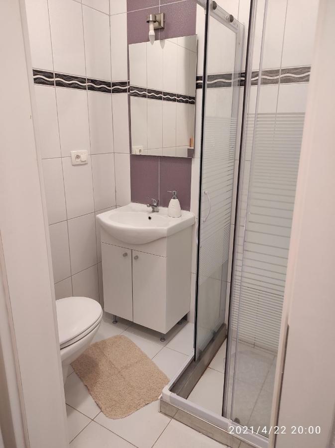 Apartmani Quattro Starigrad Paklenica Buitenkant foto