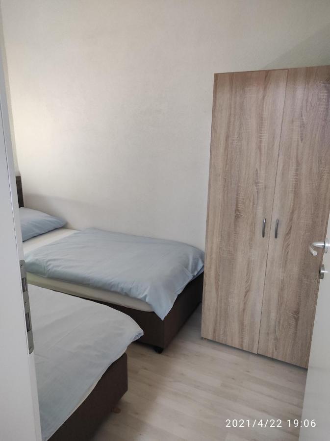 Apartmani Quattro Starigrad Paklenica Buitenkant foto
