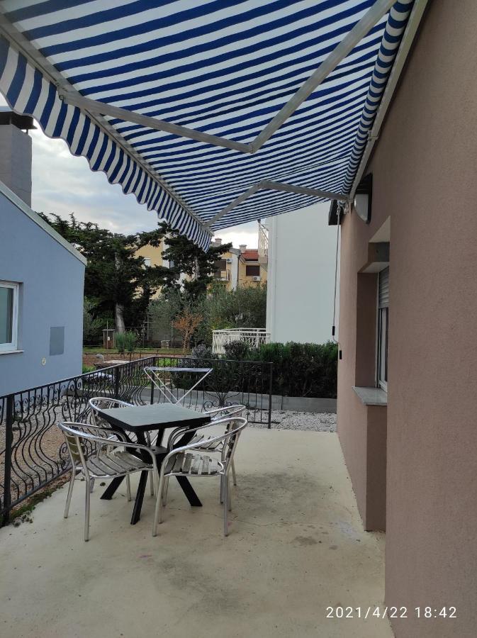 Apartmani Quattro Starigrad Paklenica Buitenkant foto