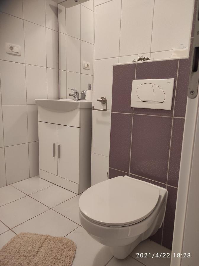 Apartmani Quattro Starigrad Paklenica Buitenkant foto