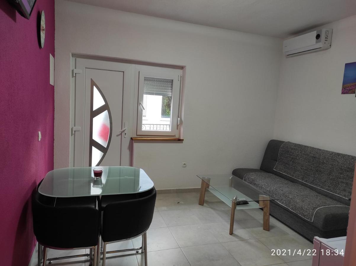 Apartmani Quattro Starigrad Paklenica Buitenkant foto
