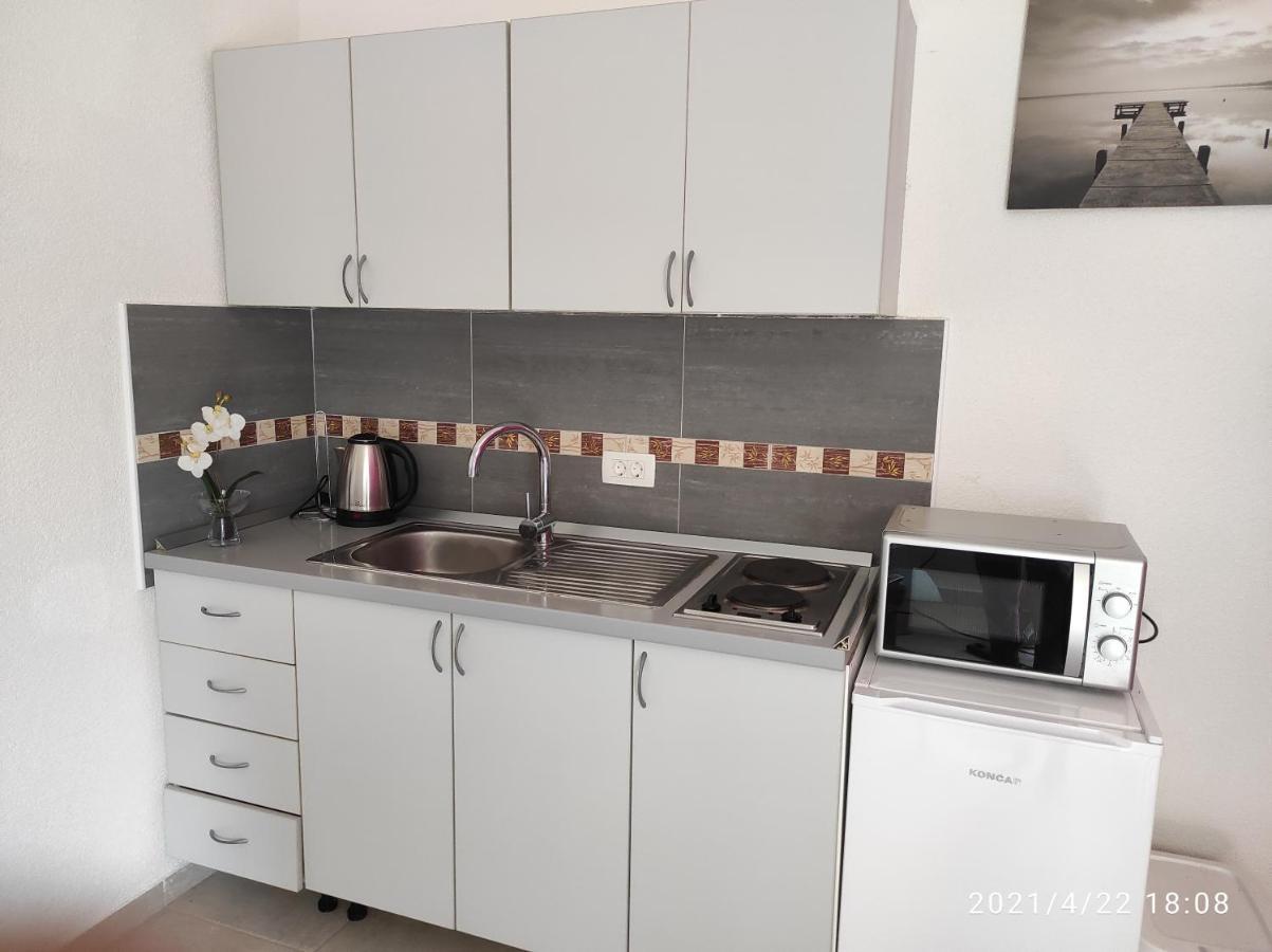 Apartmani Quattro Starigrad Paklenica Buitenkant foto