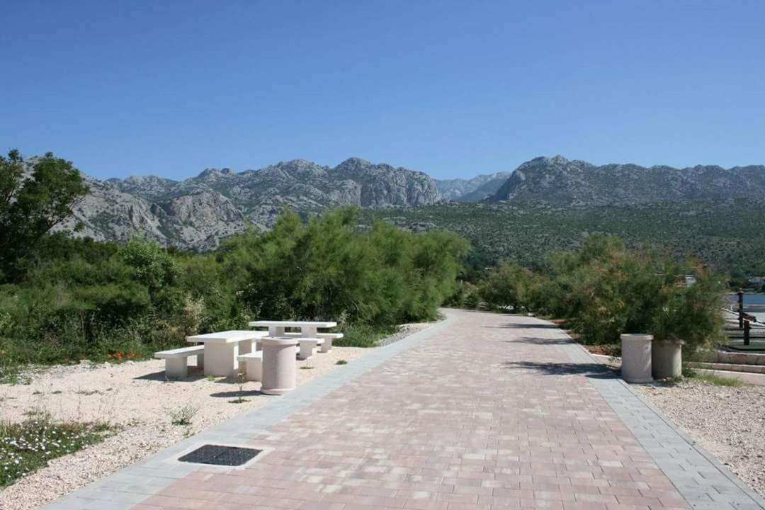 Apartmani Quattro Starigrad Paklenica Buitenkant foto