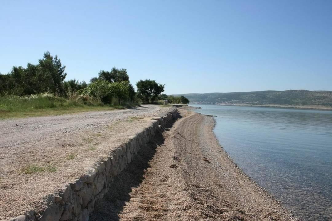 Apartmani Quattro Starigrad Paklenica Buitenkant foto