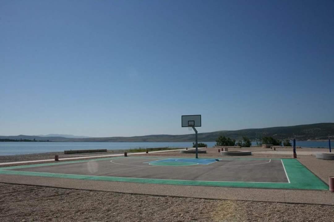 Apartmani Quattro Starigrad Paklenica Buitenkant foto