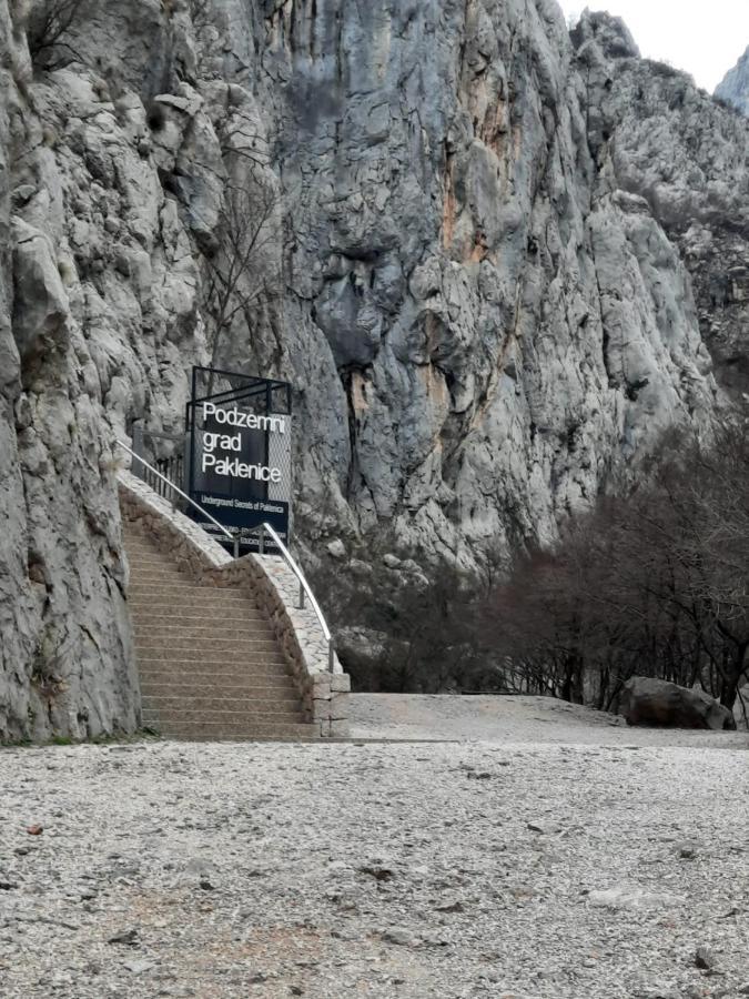Apartmani Quattro Starigrad Paklenica Buitenkant foto